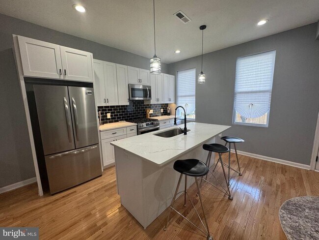 Foto del edificio - 3920 Ridgewood Ave