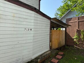 Building Photo - 712 Dock St