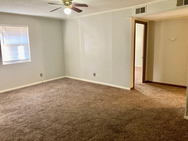 Foto del edificio - 117 Parkburg Rd