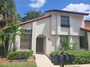 Building Photo - 5845 Fox Hollow Dr