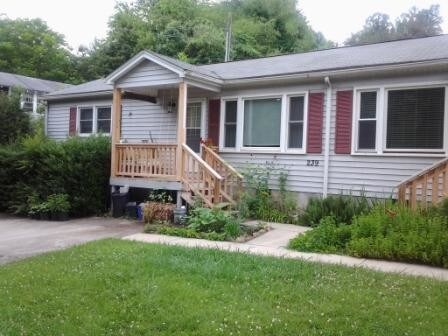 Primary Photo - 239 Allen St