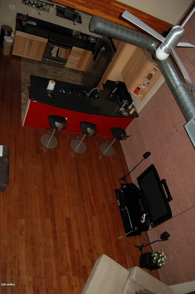 Foto del edificio - 572 W 5th St