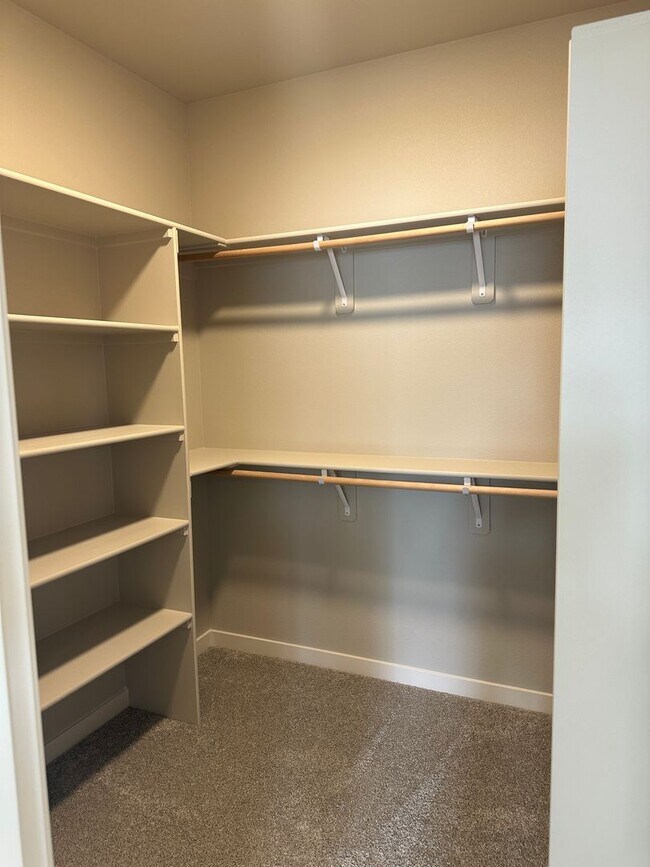 Foto del edificio - Alderbrook Homes, New Construction, XL Home for Rent!