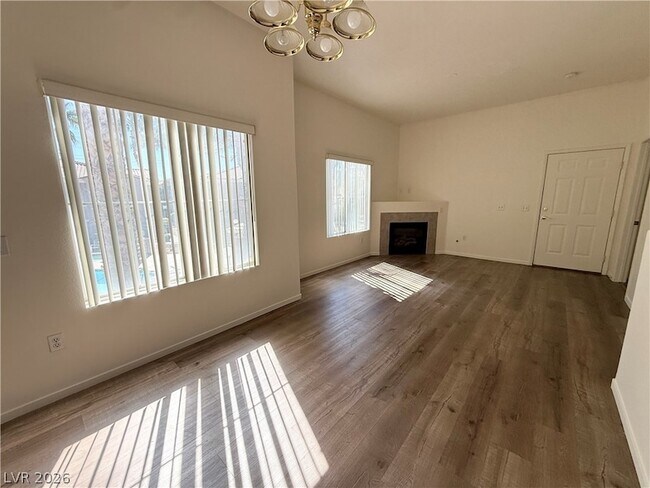 Foto del edificio - 10245 S Maryland Pkwy