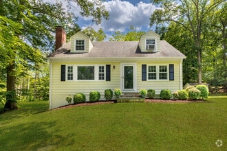 Building Photo - 61 Knollwood Dr