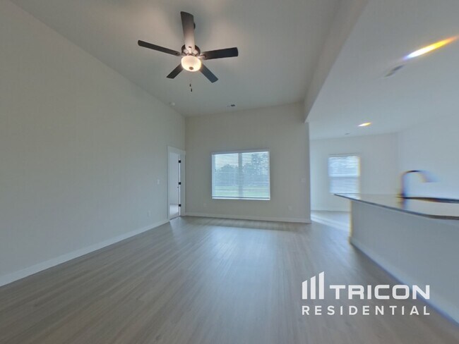 Foto del edificio - 1213 Crested Iris St