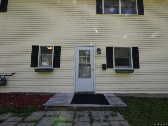 Building Photo - 38 Craigville Rd