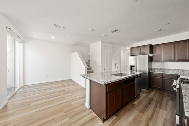 Building Photo - 4 Bedroom 3.5 Bath, 2021 Built Home in Pro...