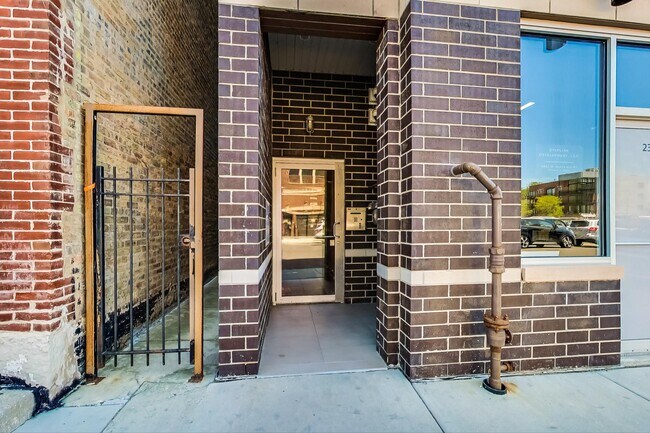 Foto del edificio - 2341 W North Ave