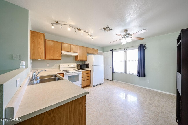 Building Photo - 11778 W Columbine Dr