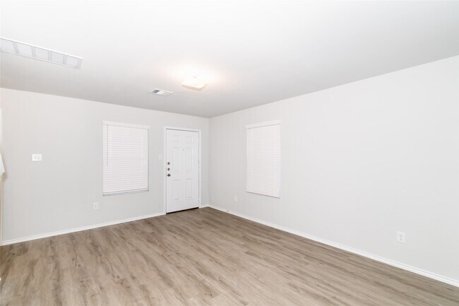 Foto del edificio - 8518 Oak Grove Church St