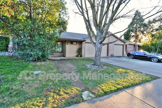 Foto del edificio - 8130 Sunrise E Way