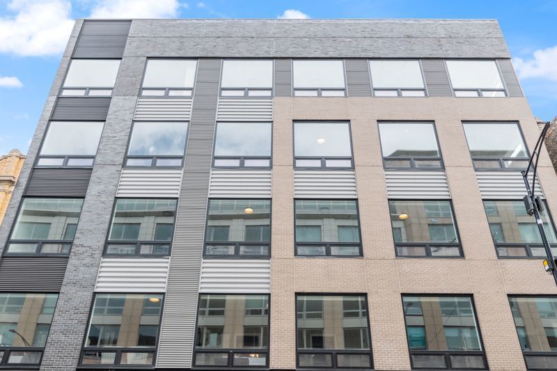 Foto principal - 3217 N Clark St