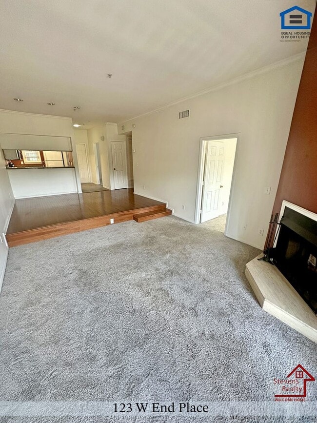 Building Photo - 123 West End Pl