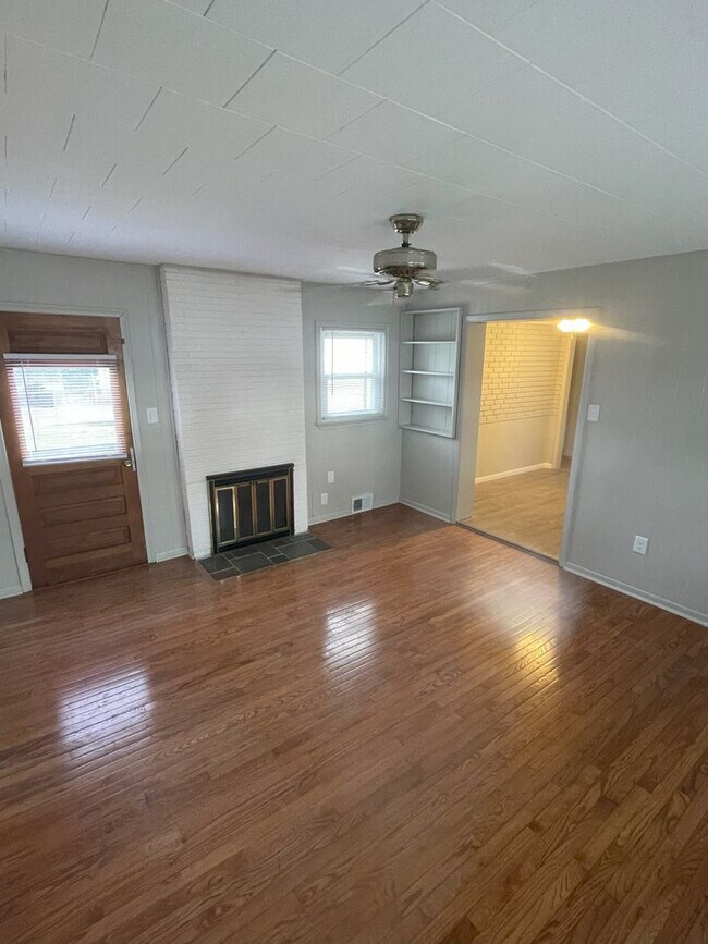 Foto del edificio - Beautiful Livonia Ranch, it will go fast!