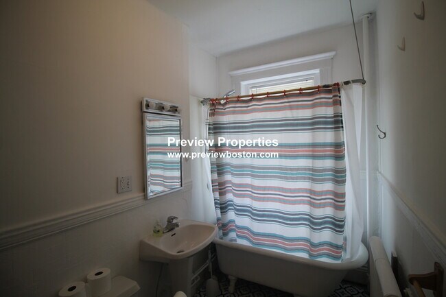 Foto del edificio - 199 Strathmore Rd