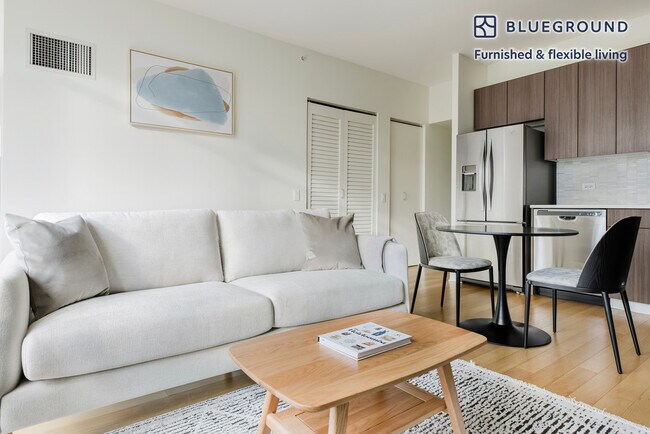 Foto del edificio - 340 E North Water St