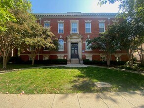 Building Photo - 2035 2nd St NW