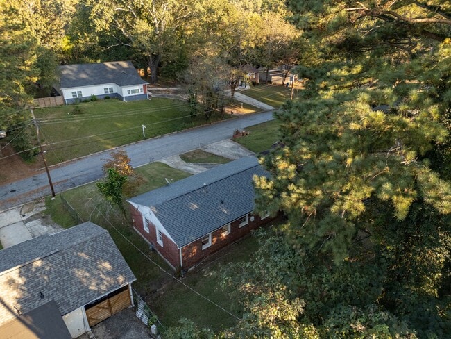 Building Photo - 2194 Baywood Dr SE