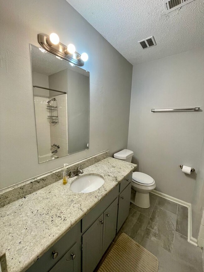 Foto del edificio - 1201 Brice Rd