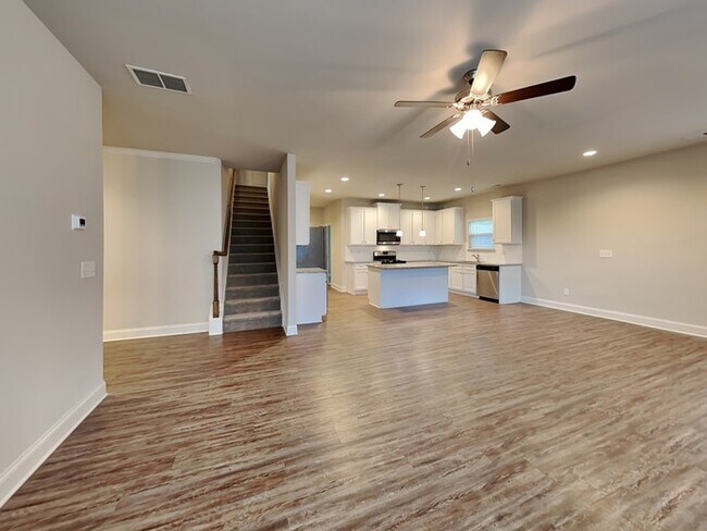 Building Photo - Lovely Home located in Covington!