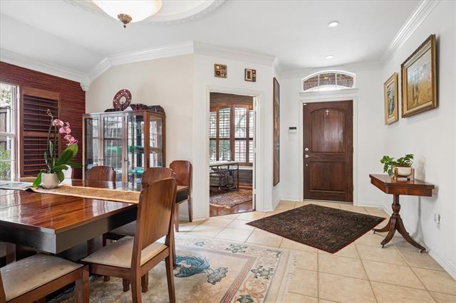 Building Photo - 914 Carlsbad Dr