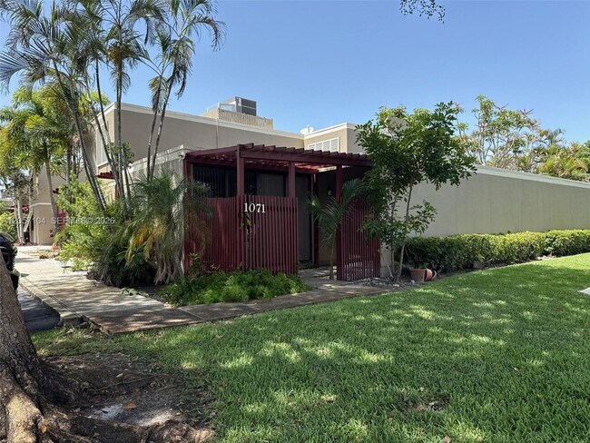 Foto del edificio - 1071 Windward Dr