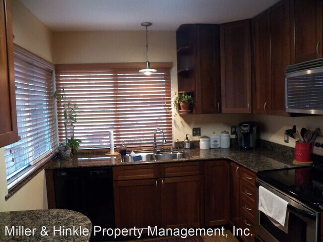 Building Photo - 2 br, 1 bath House - 2268 Warfield Way Unit A