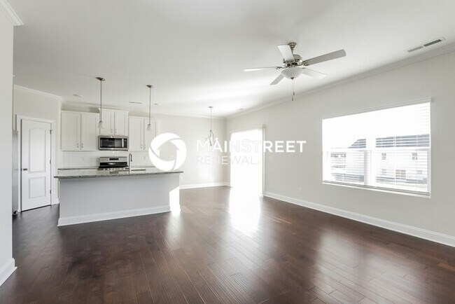 Foto del edificio - 5 Bedroom Pet-Friendly Home in Monroe, NC with Main Street Renewal