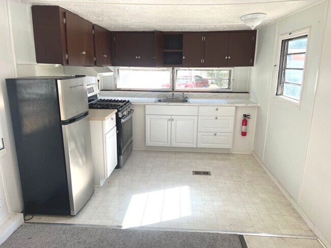 Building Photo - Two Bedroom Mobile Home