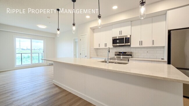 Building Photo - Modern 2 Beds, 2 Baths Apartment/Condo | 2...