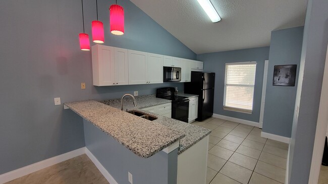 Foto del edificio - Winter Park Condo: 2 bed/ 2 bath AVAILABLE...