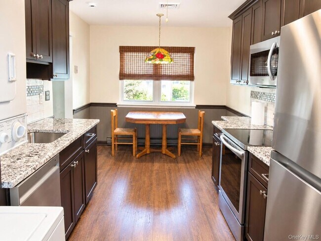 Foto del edificio - 506 Alden Ct N