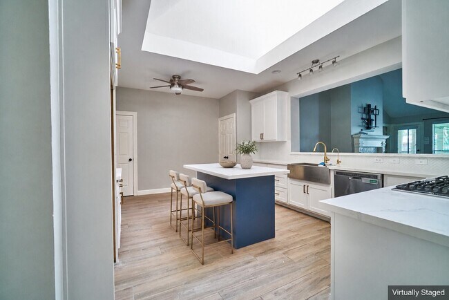 Building Photo - 3234 Bodine Dr