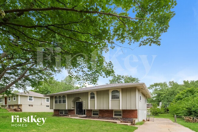 Foto del edificio - 9827 Drury Ave