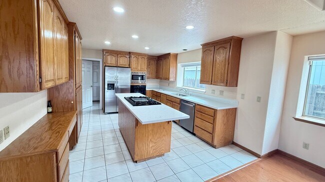 Foto del edificio - Single Story 3 Bedroom 2.5 Bath