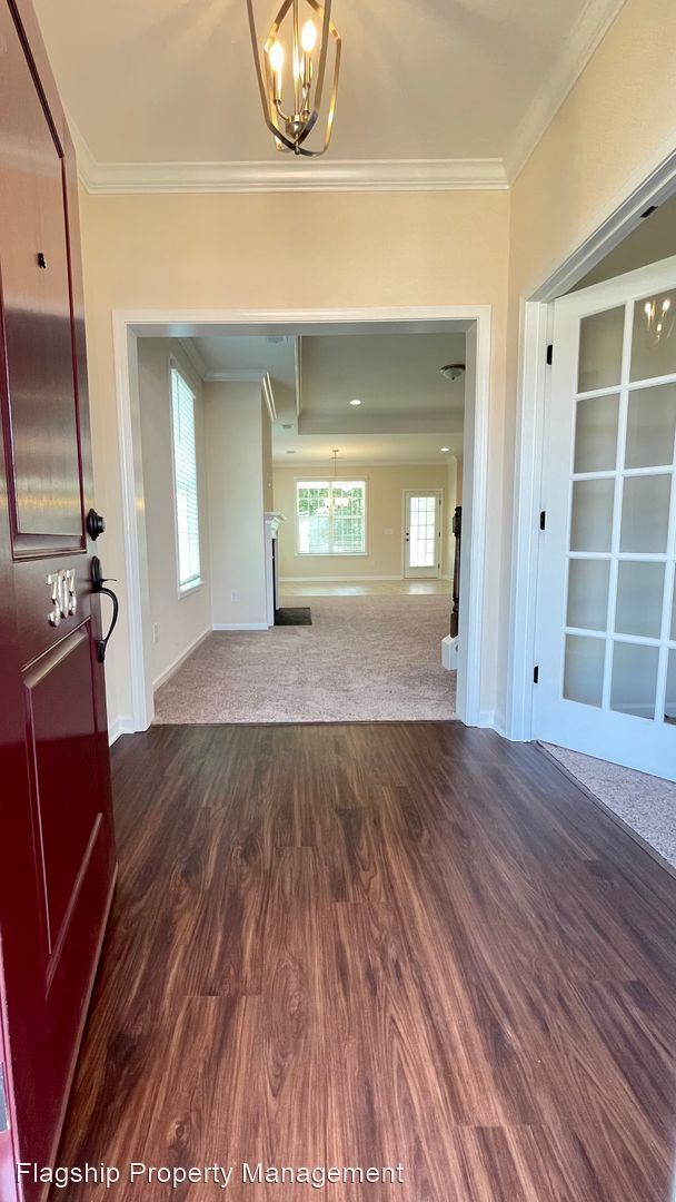 Building Photo - 4 br, 3 bath House - 303 Starling Ave