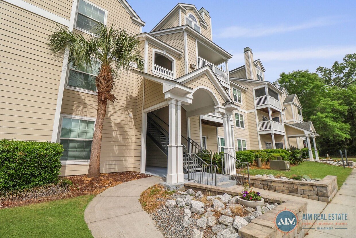 Foto principal - Bright, Freshly Updated 2BR/2BA Condo at T...