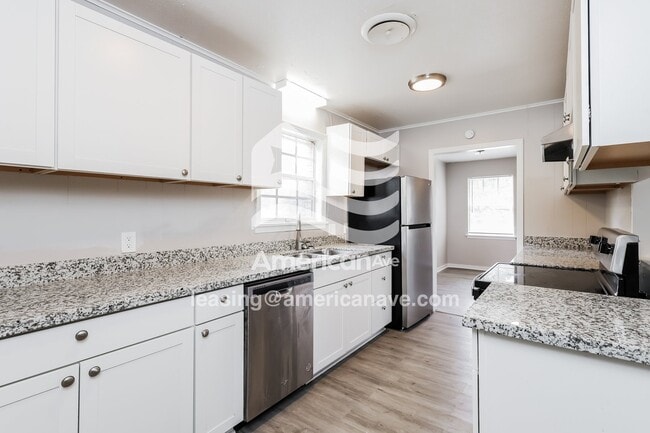 Building Photo - 329 Glen Rose Dr