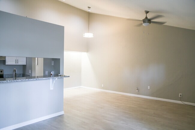 Foto del edificio - 4151 SE 22nd Ave