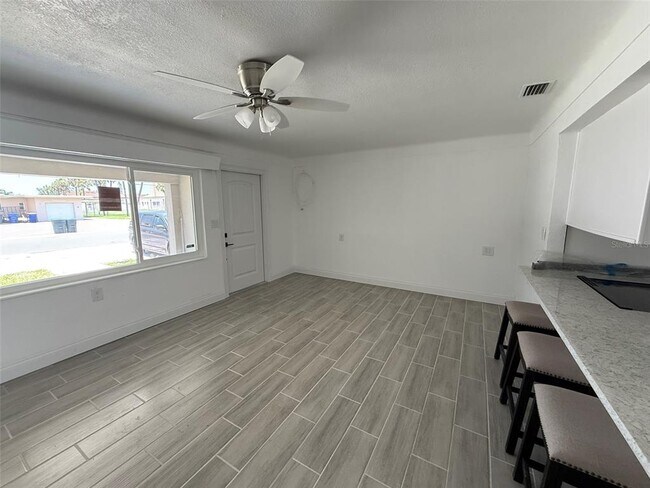 Building Photo - 460 82nd Ave