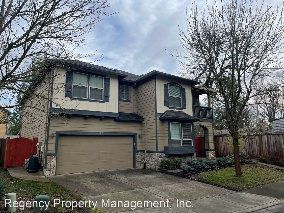 5 br, 2.5 bath House 1892 SW Willowview Ter House Rental in Aloha