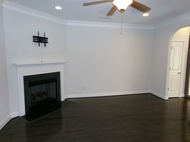 Building Photo - Jonestown Road Area