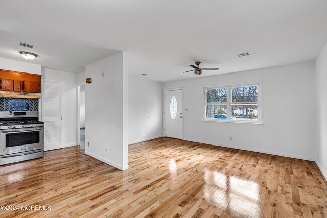 Building Photo - 1412 Jeffrey St