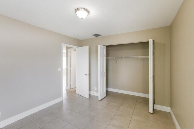 Foto del edificio - 5612 Fletcher St
