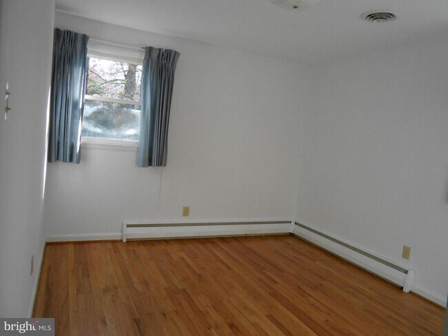 Foto del edificio - 22810 Old Rolling Rd