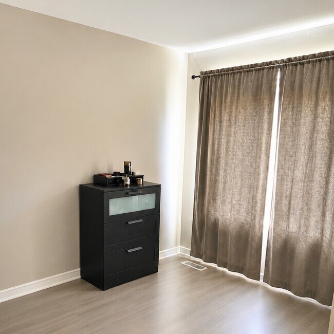 Foto del edificio - 8756 Beacon Cir
