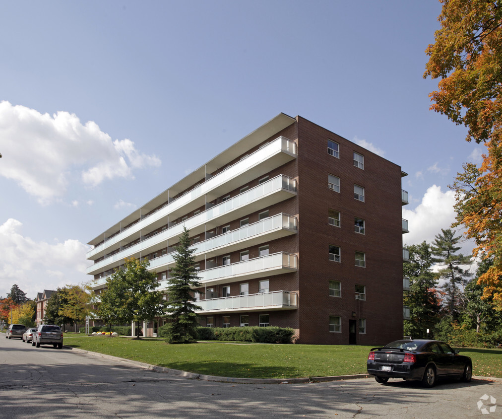 Photo du bâtiment - Riverview Court Apartments