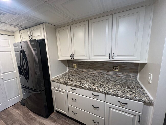 Foto del edificio - Updated Wyomissing 2 bedroom condo