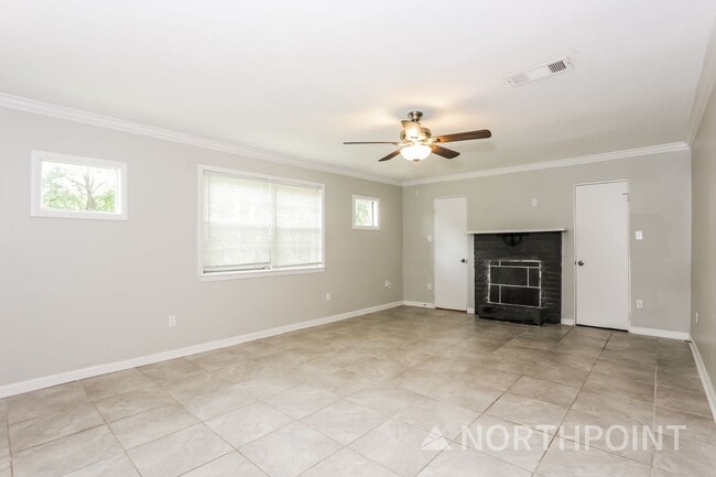 Building Photo - 3 BR/2BA | Newly Renovated Single Family Home | 1-Car Covered Parking | Gated backyard !